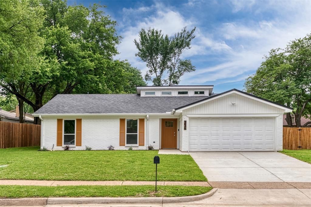 314 Sixpence Lane, Euless