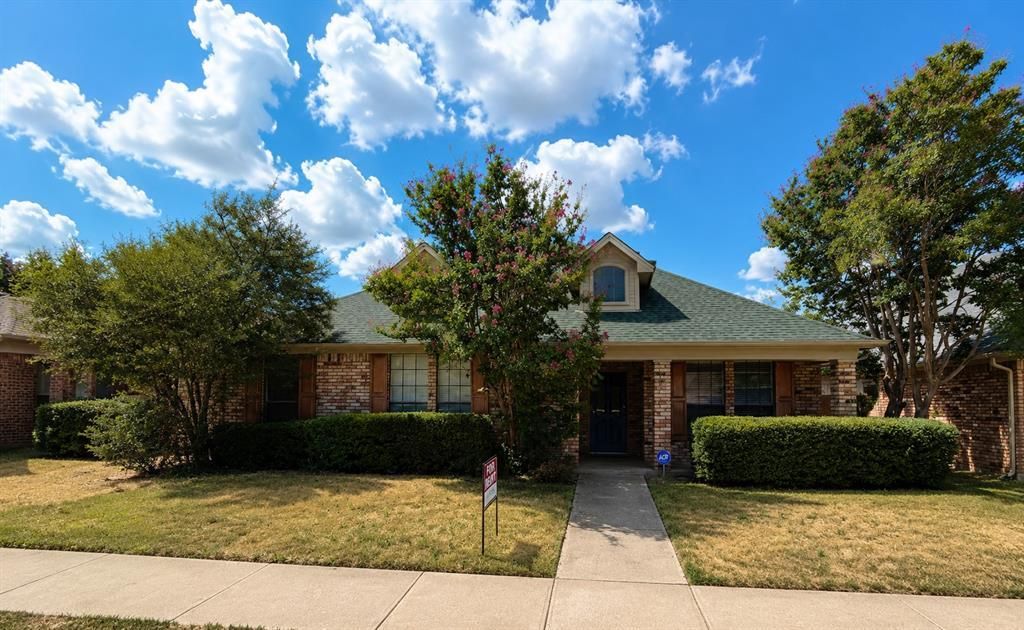 1213 Parkrow Place, Irving