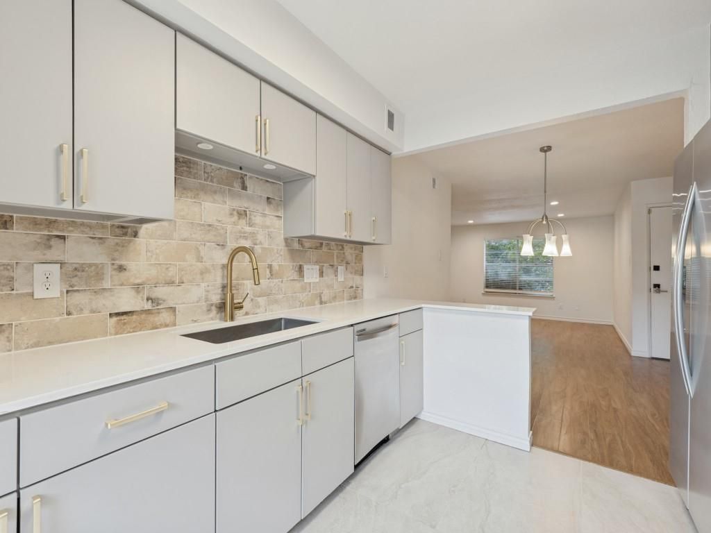 8083 Meadow Road 125, Dallas