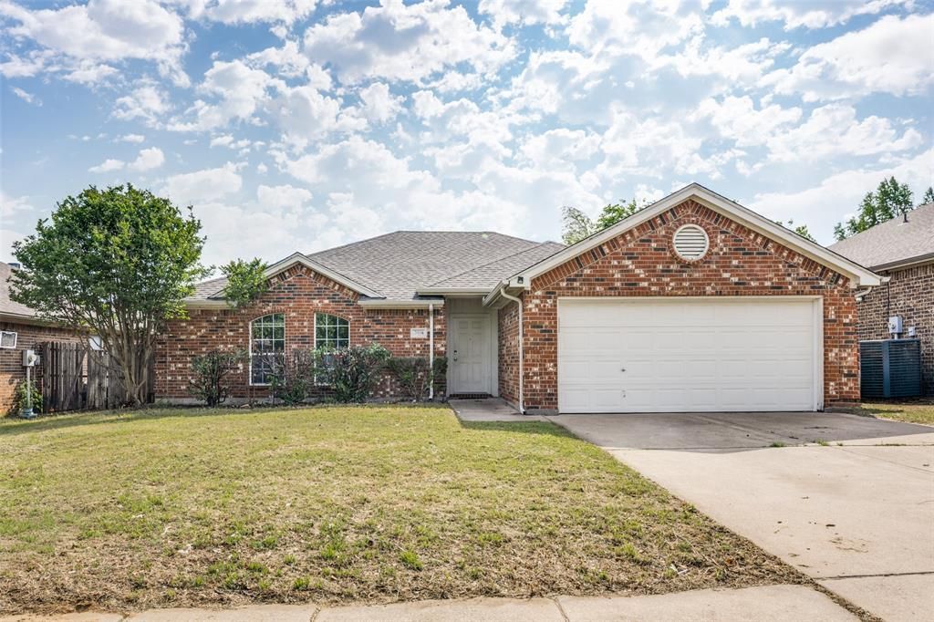 308 Rock Hill Drive, Crowley