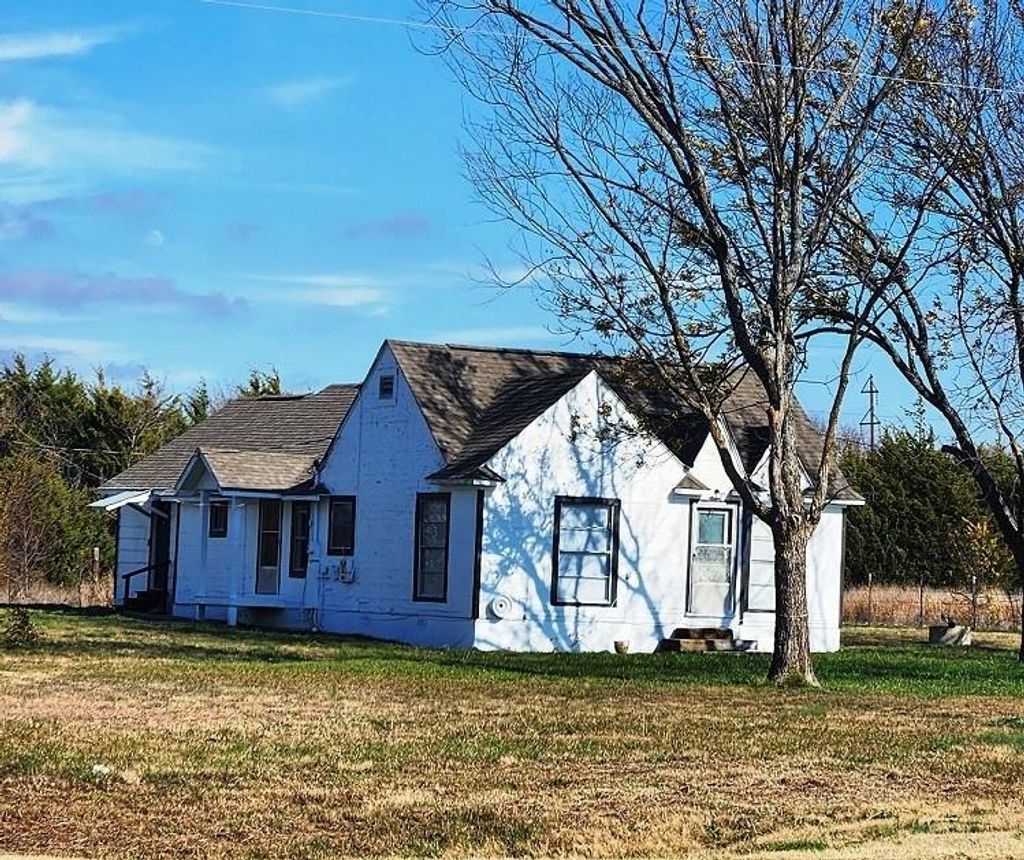 4494 N Us Highway 69, Leonard