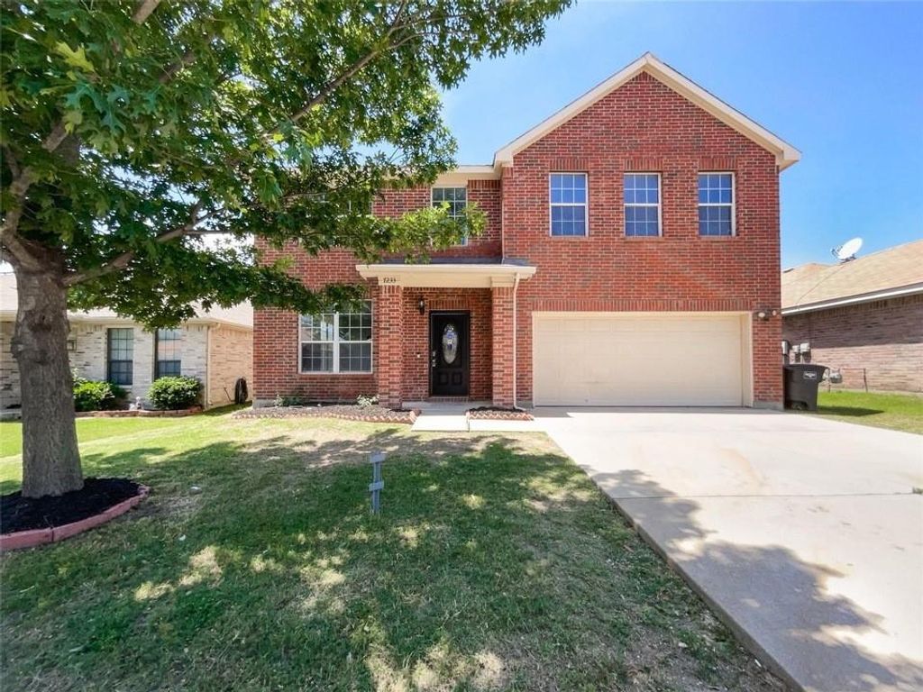 7233 Lindentree Lane, Fort Worth