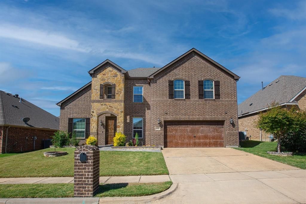 1002 Nail Lane, Euless