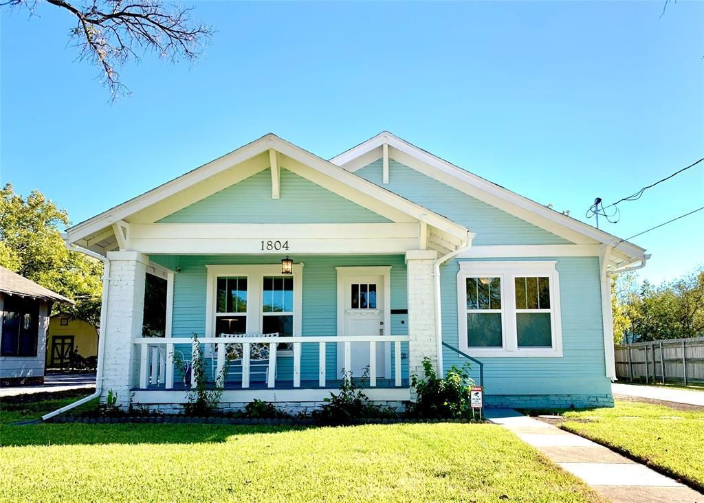 1804 N Elm Street, Denton