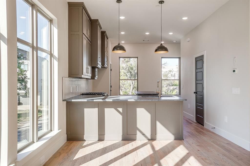 2824 Weisenberger Street 110, Fort Worth