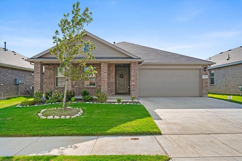 8425 Coffee Springs Drive, Fort Worth