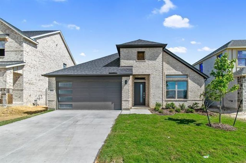 2335 Rocky Mountain Drive, Royse City