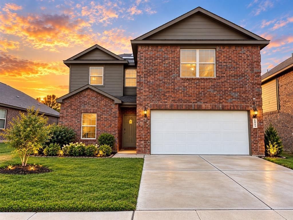 5945 Obsidian Creek Drive, Fort Worth