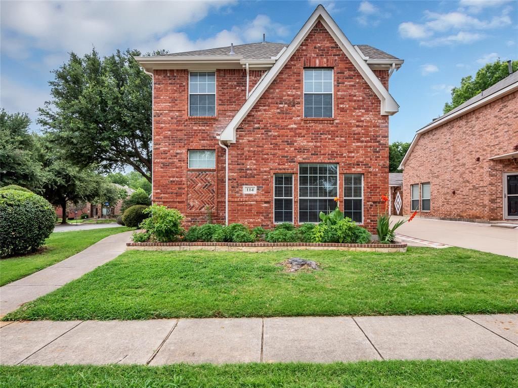 114 Constitution Drive, Euless