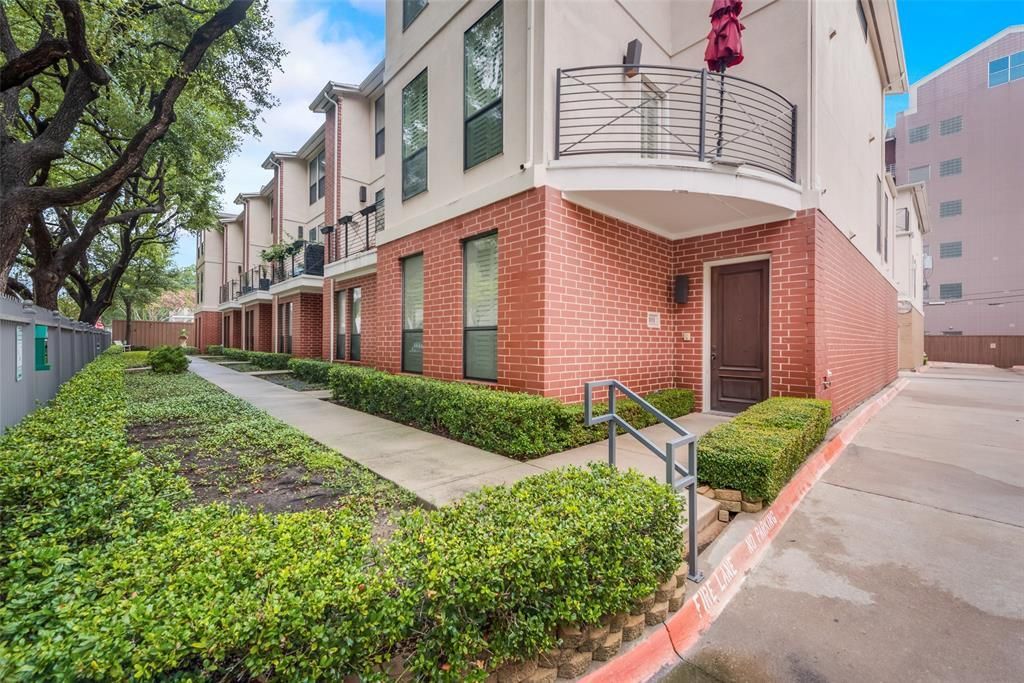 2606 Shelby Avenue 101, Dallas
