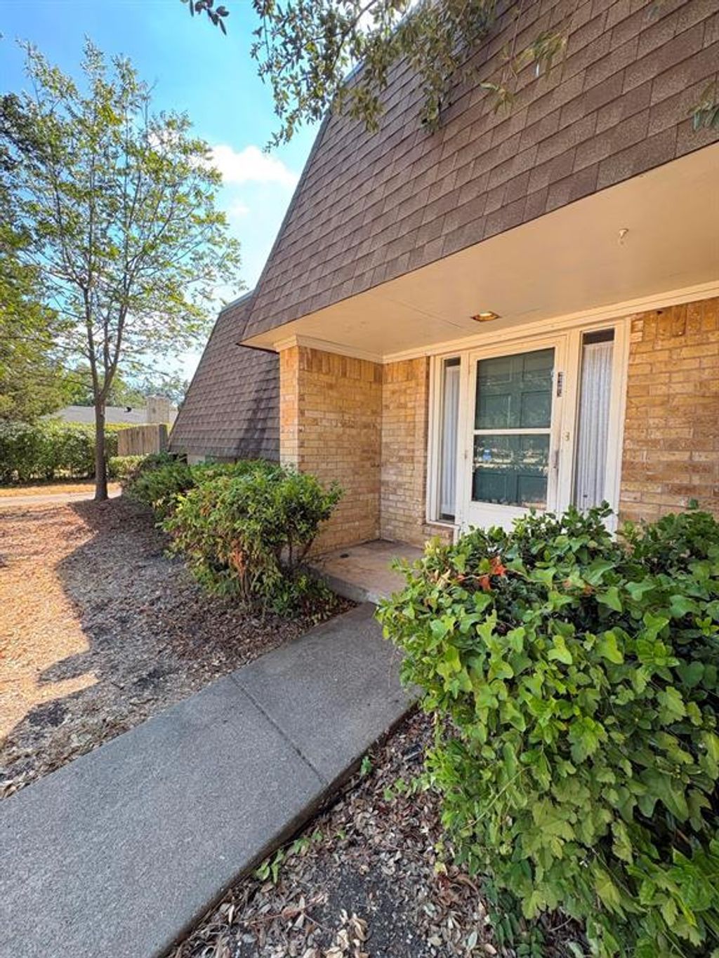 2205 Bowling Green Street, Denton