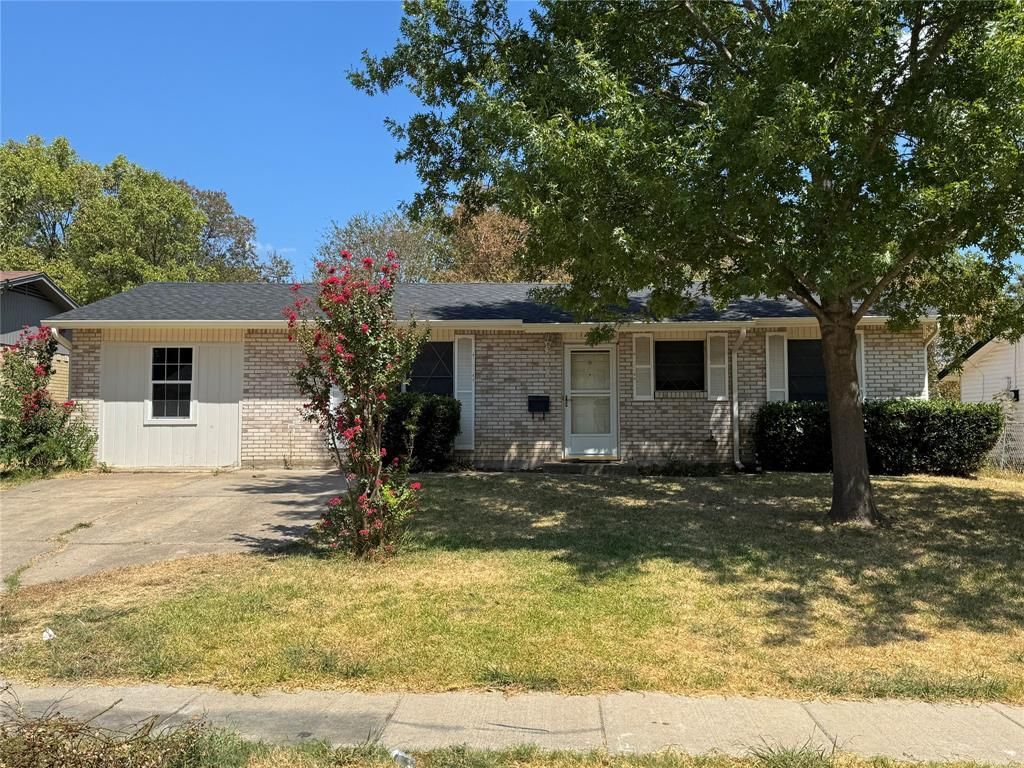 1229 Greenbrier Drive, Mesquite