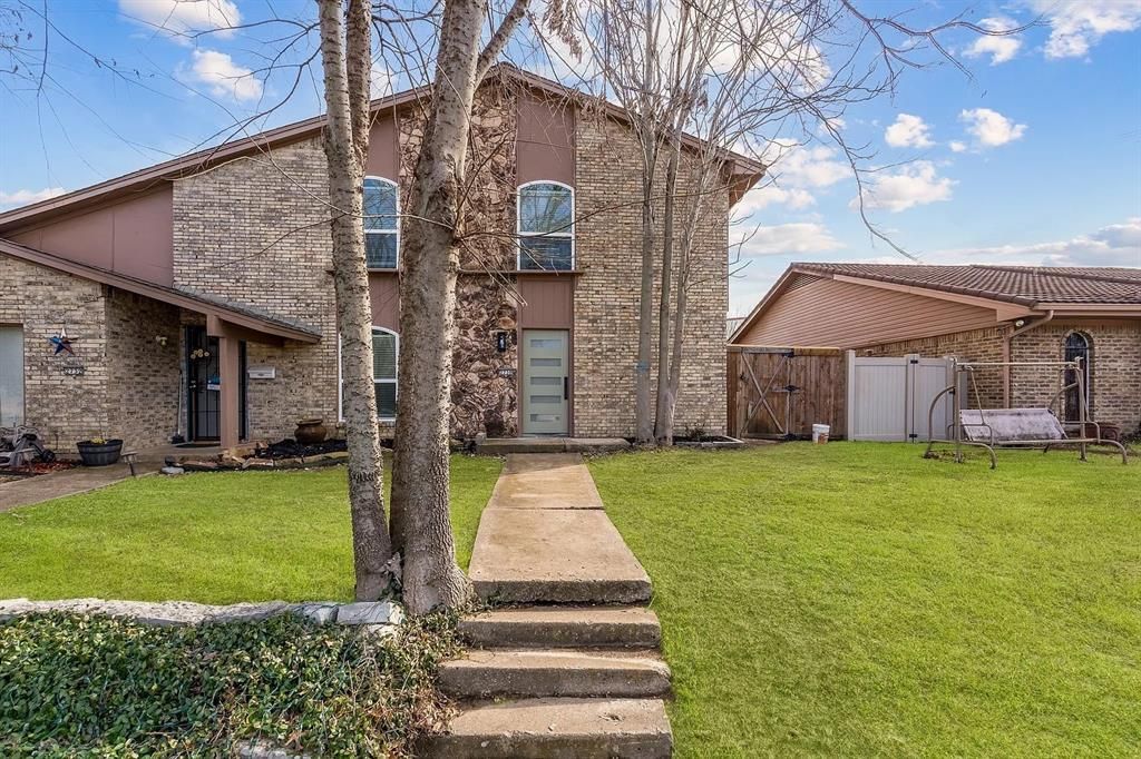 2730 Golfing Green Drive, Farmers Branch