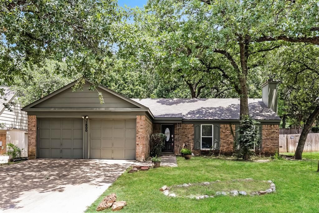 1800 Chittam Drive, Euless