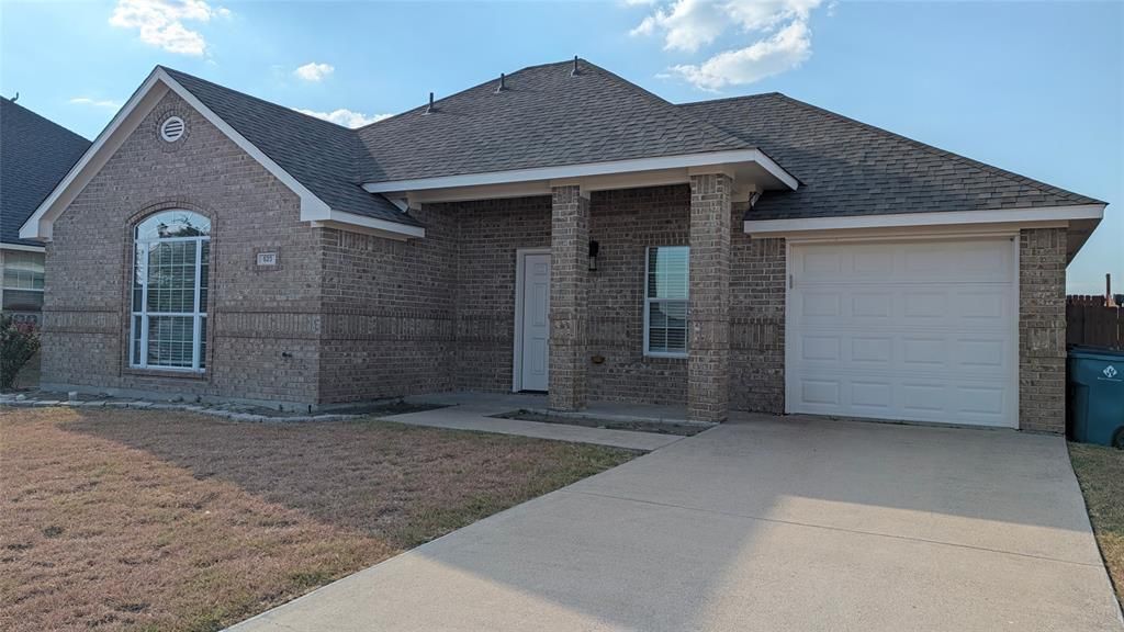 623 Antonio Lane, Waxahachie