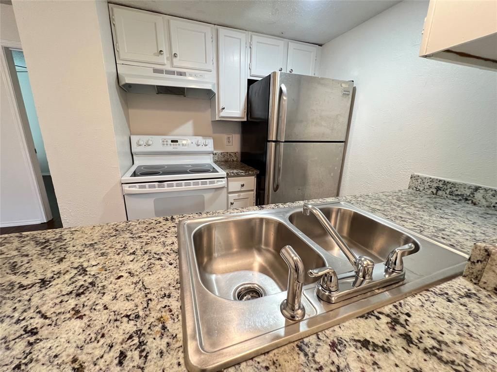 9520 Royal Lane 322, Dallas