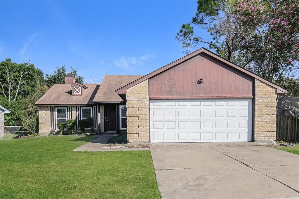 717 Redbud Drive, Forney