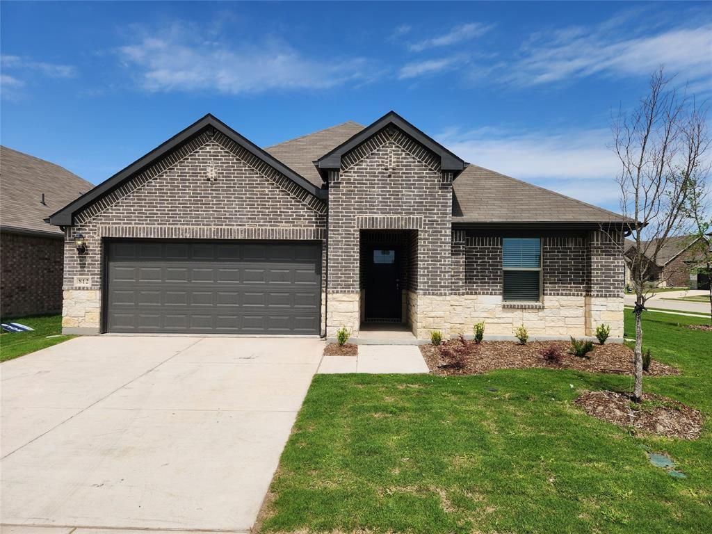 812 Martell Road, Lowry Crossing