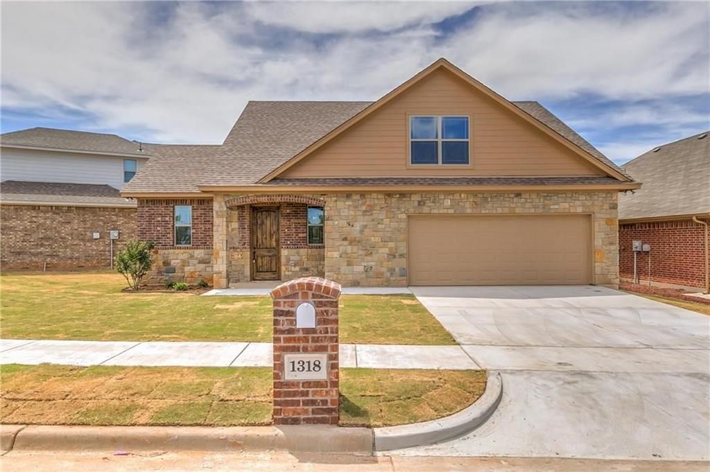 1318 Lauren Lane, Granbury