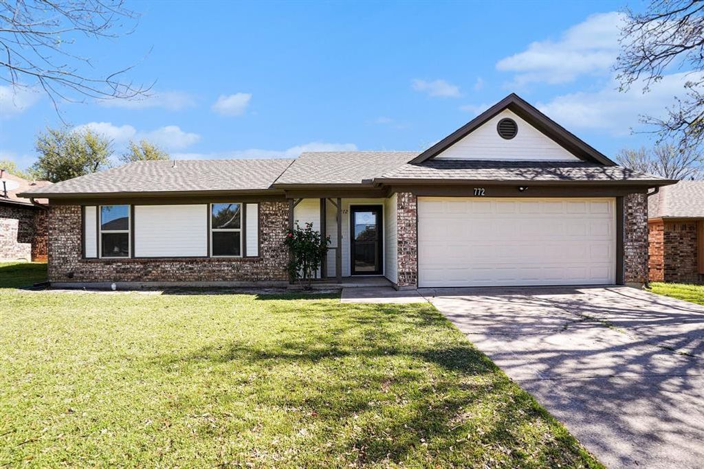 772 Hampshire Drive, Burleson