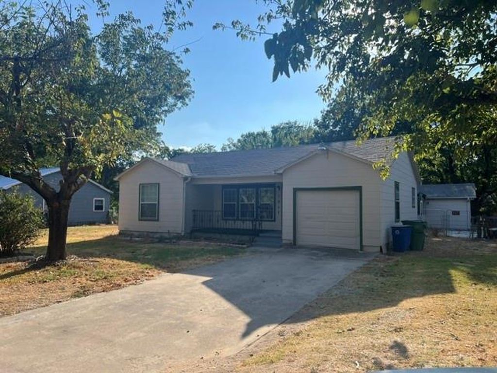 1817 Throckmorton Street, Gainesville