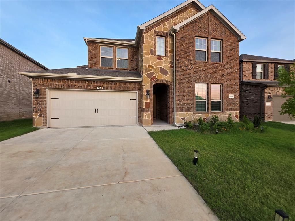 10108 Boxwood Way, Aubrey