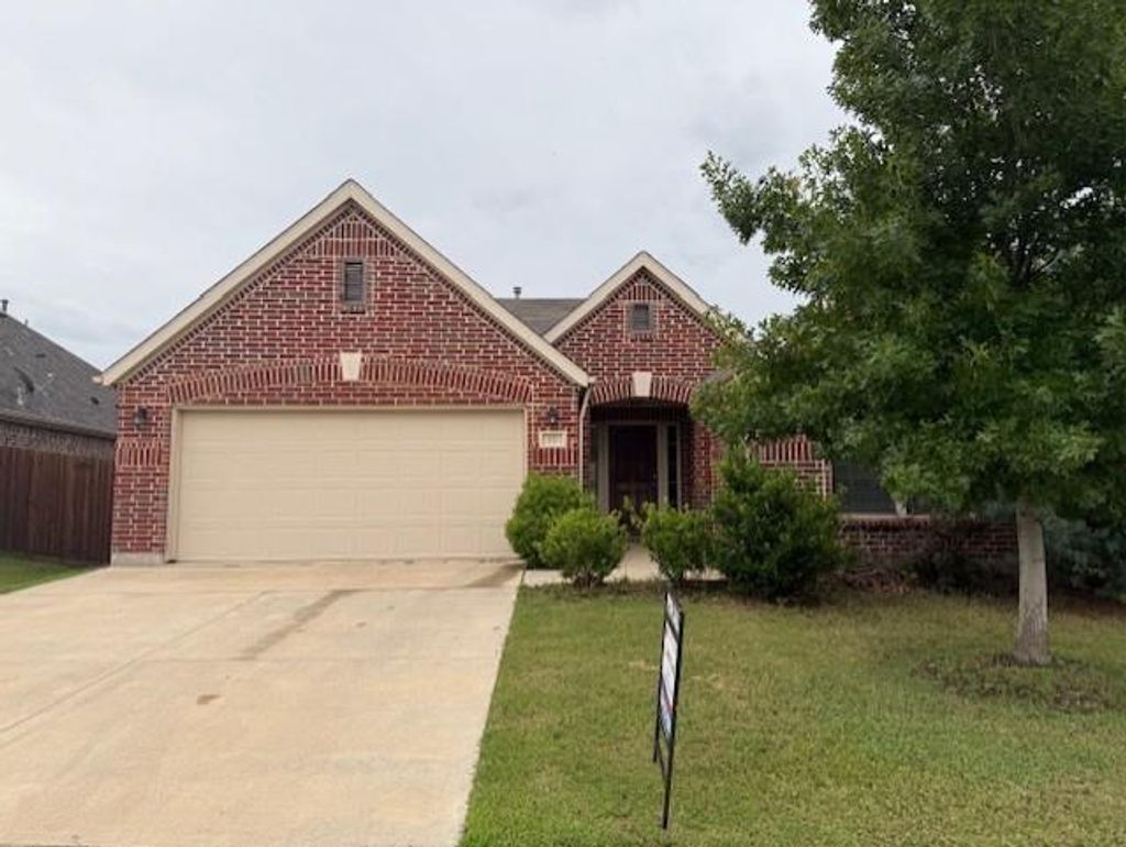 917 Bird Creek Drive, Little Elm