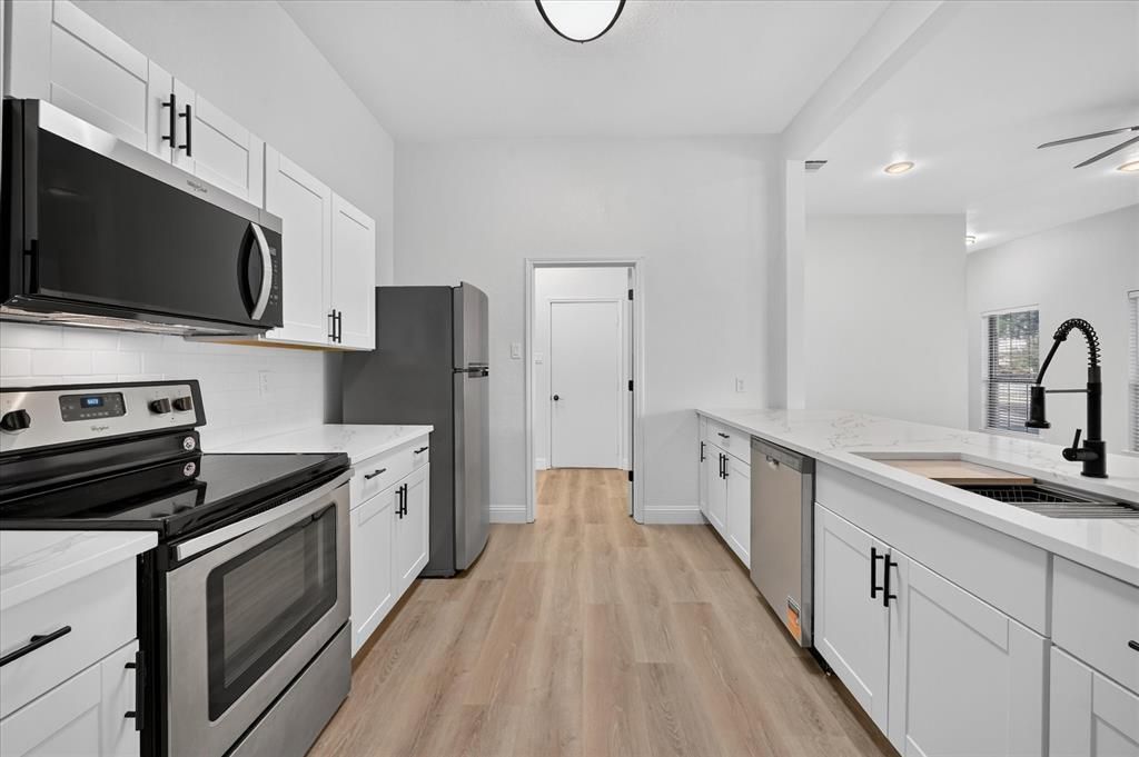 1246 W Hudgins Street 1248, Grapevine