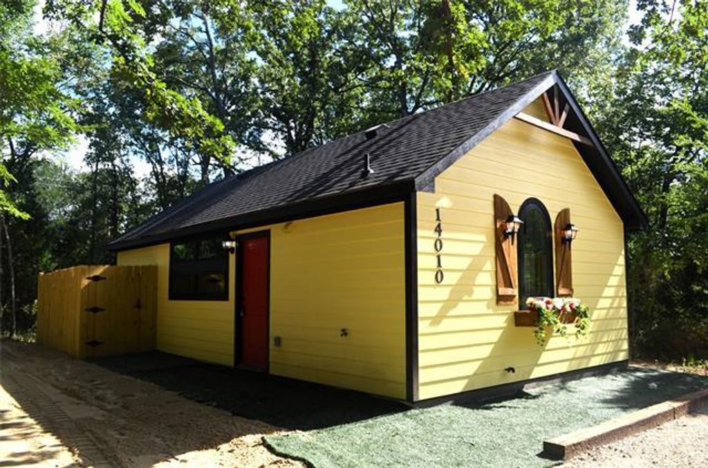 14010 Doc Holiday Drive, Log Cabin