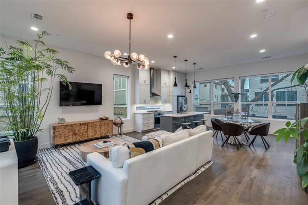 5915 Lindell Avenue 105, Dallas