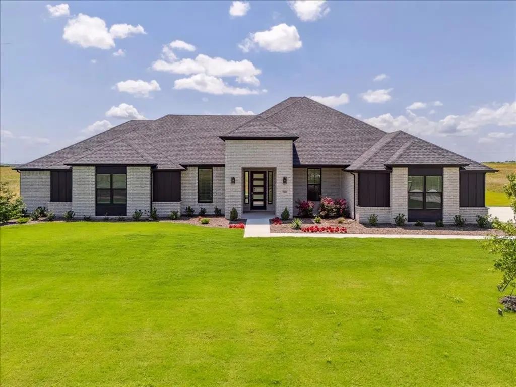 7481 County Road 1230, Godley