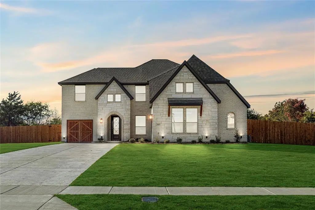 643 Crystal Lake Lane, Red Oak