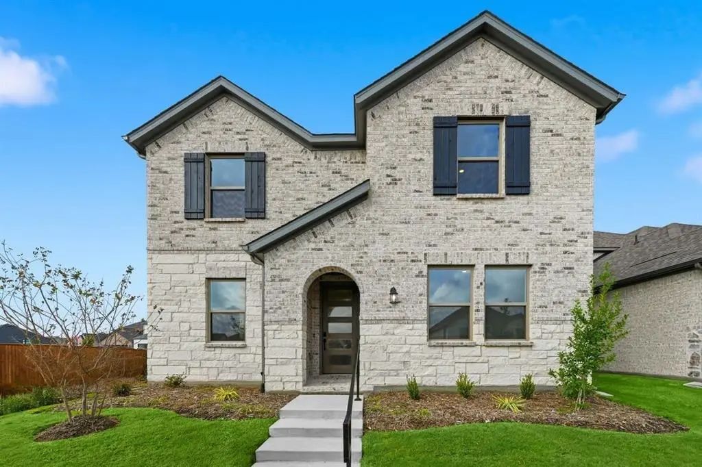 1124 Broomsedge Mews, Celina
