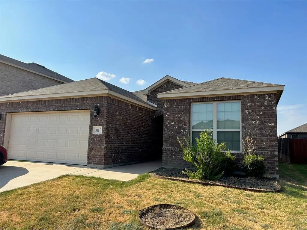 304 Lead Creek Drive, Fort Worth