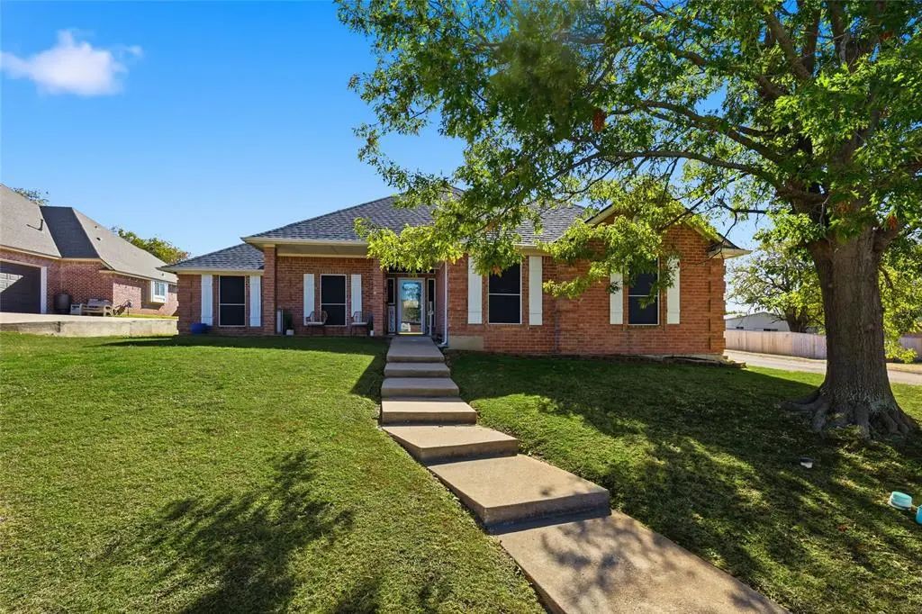 407 Valley View Lane, Krum