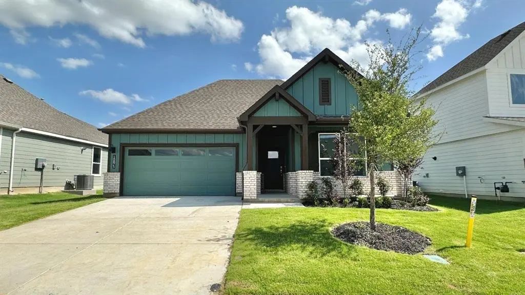 10873 Black Onyx Drive, Fort Worth