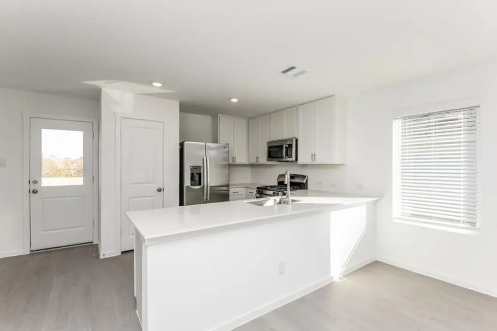 2740 Center Creek, White Settlement