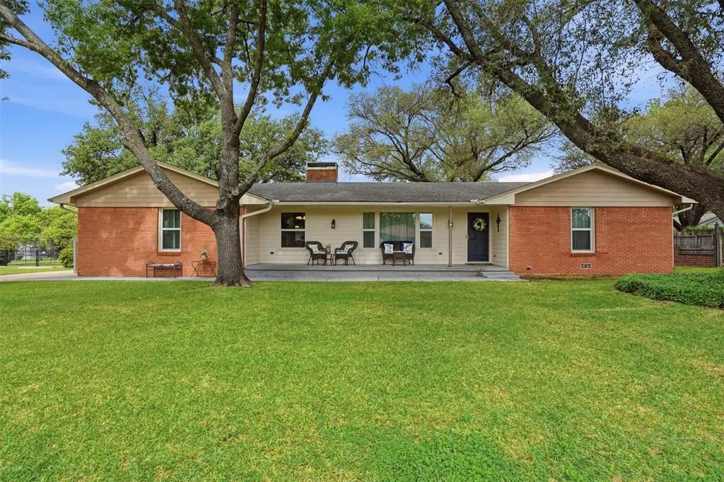 1216 Hilltop Drive, Cleburne