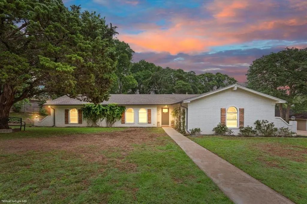 719 Wooded Crest Drive, Woodway