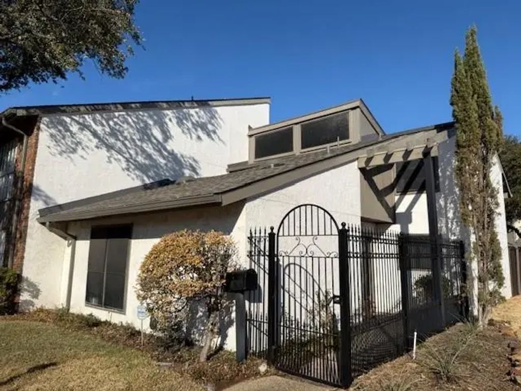 9702 Amberton Parkway, Dallas