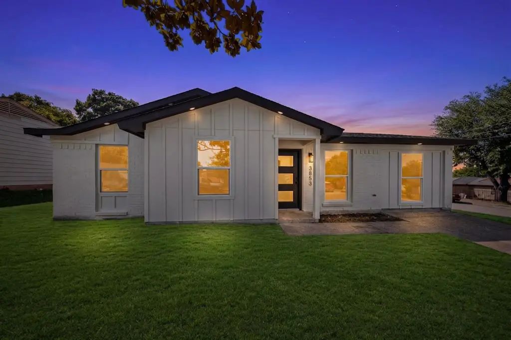 3853 Happy Canyon Drive, Dallas