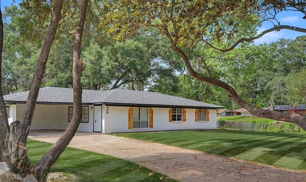 908 Deer Park Road, Shreveport