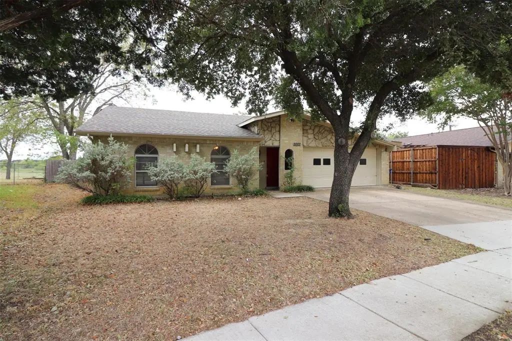 2002 Victoria Road, Carrollton