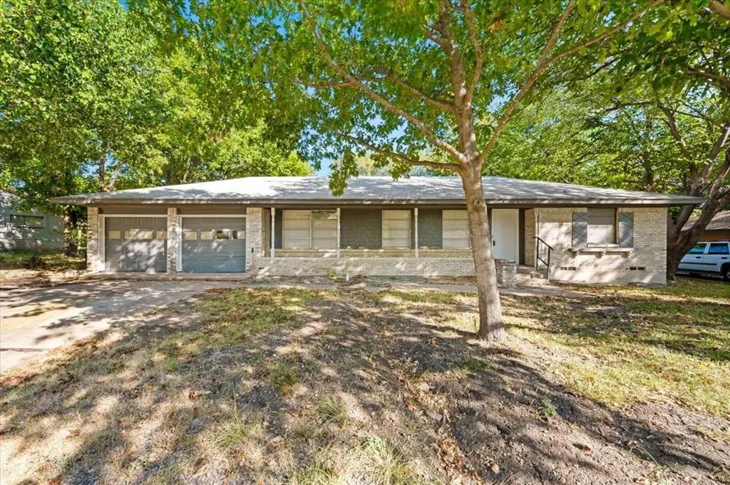 305 Valleyglen Drive, DeSoto