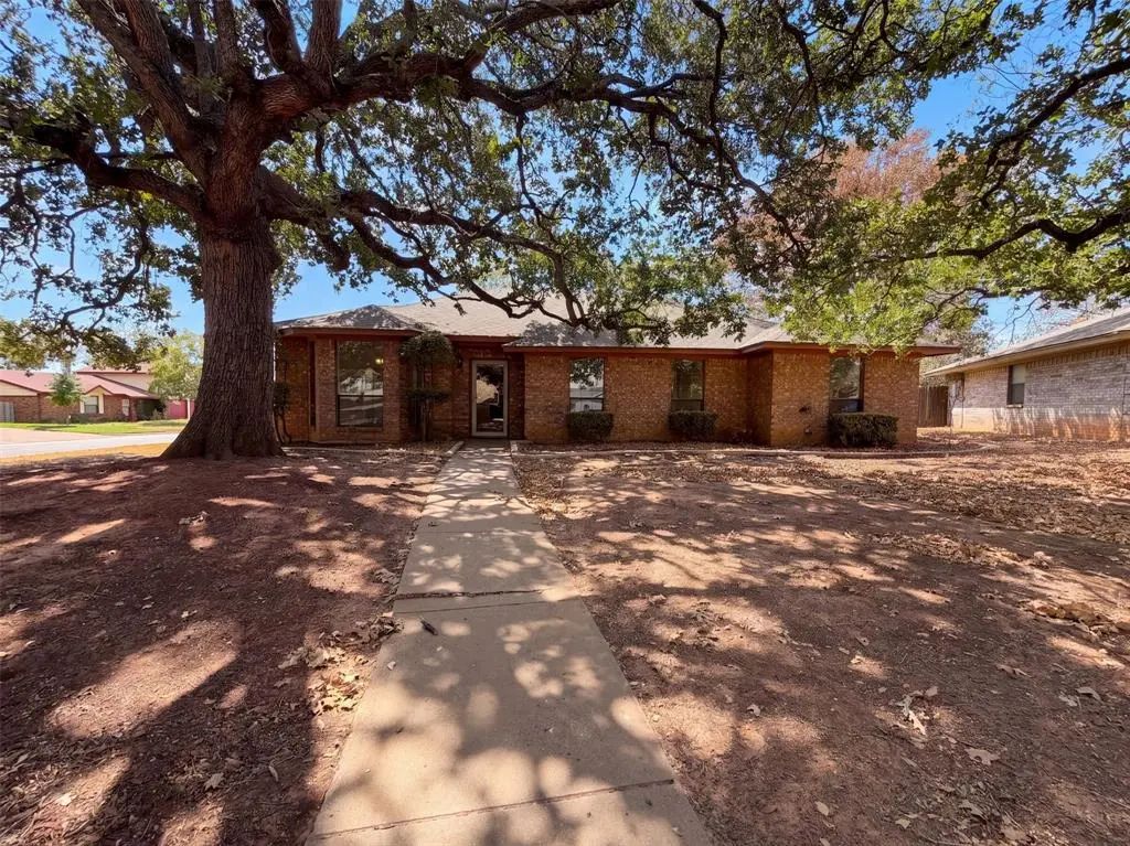 5126 Eagle Nest Drive, Arlington
