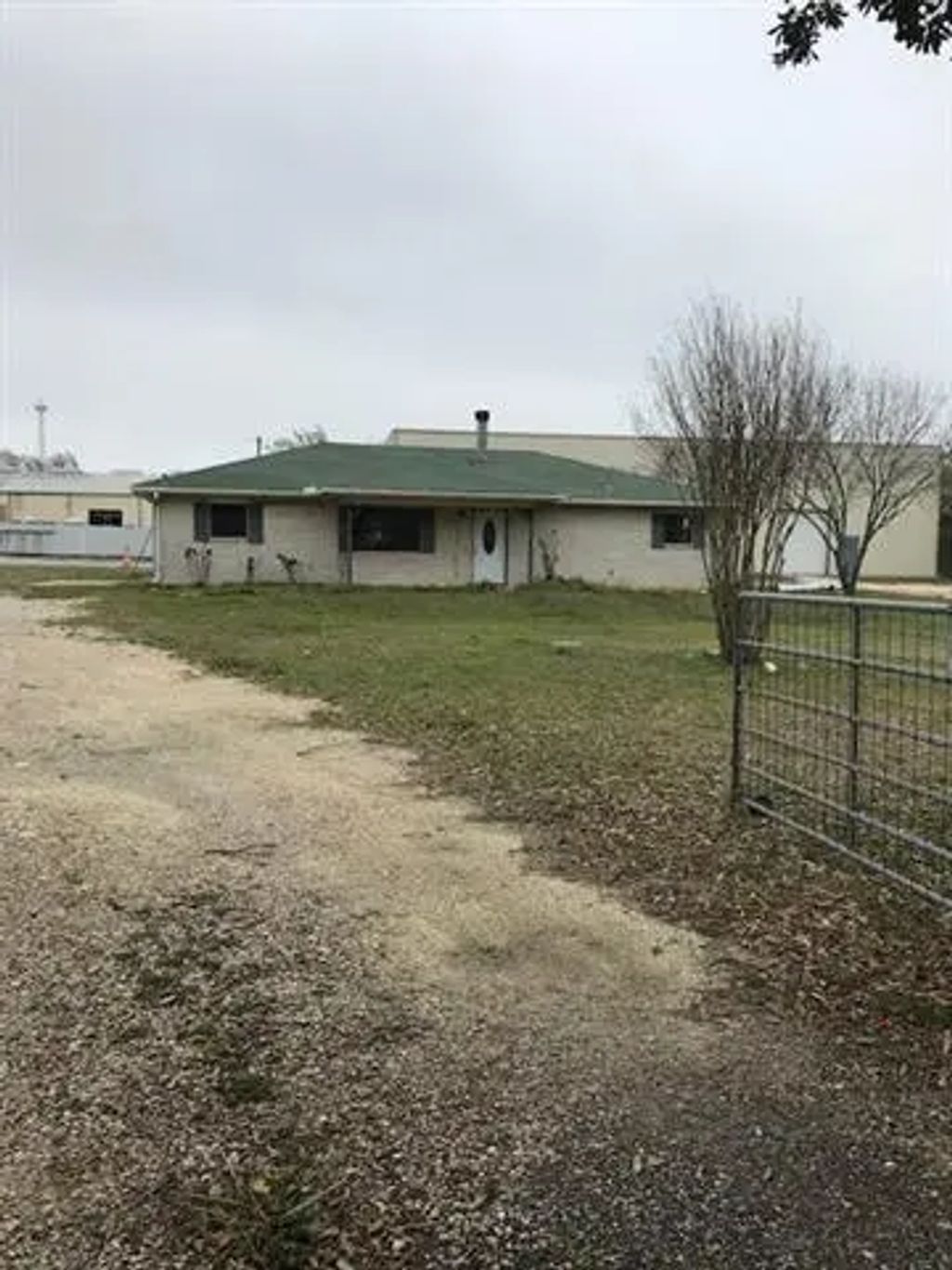100 Donna Street, Alvarado