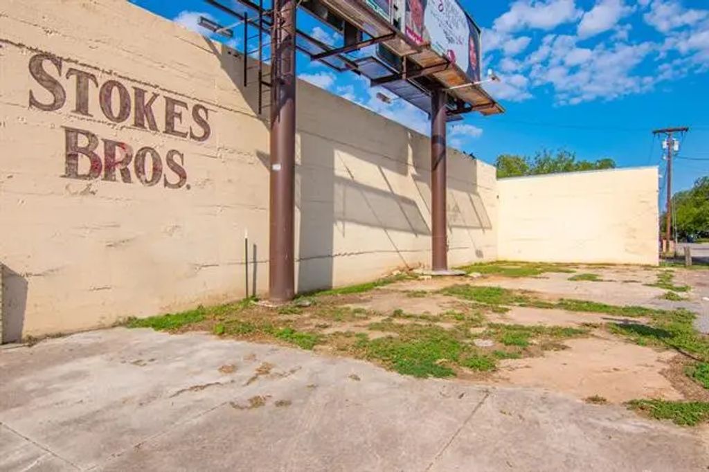 103 Main Street, Brownwood