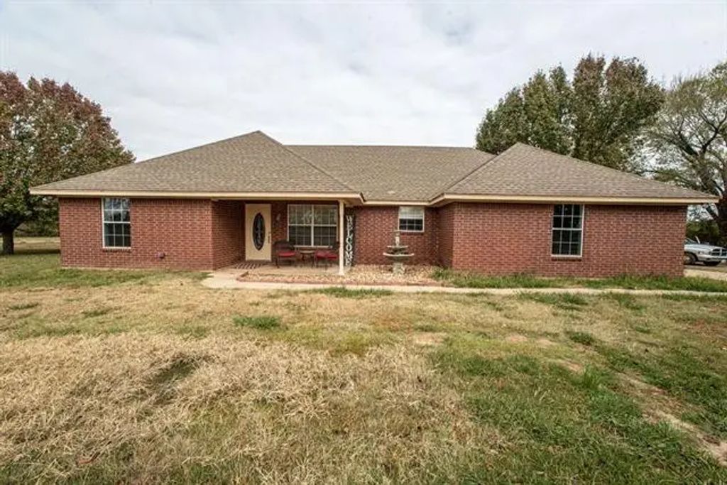 1385 Fm 194, Blossom