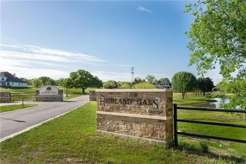 2000 Beauty Berry Court, Cleburne