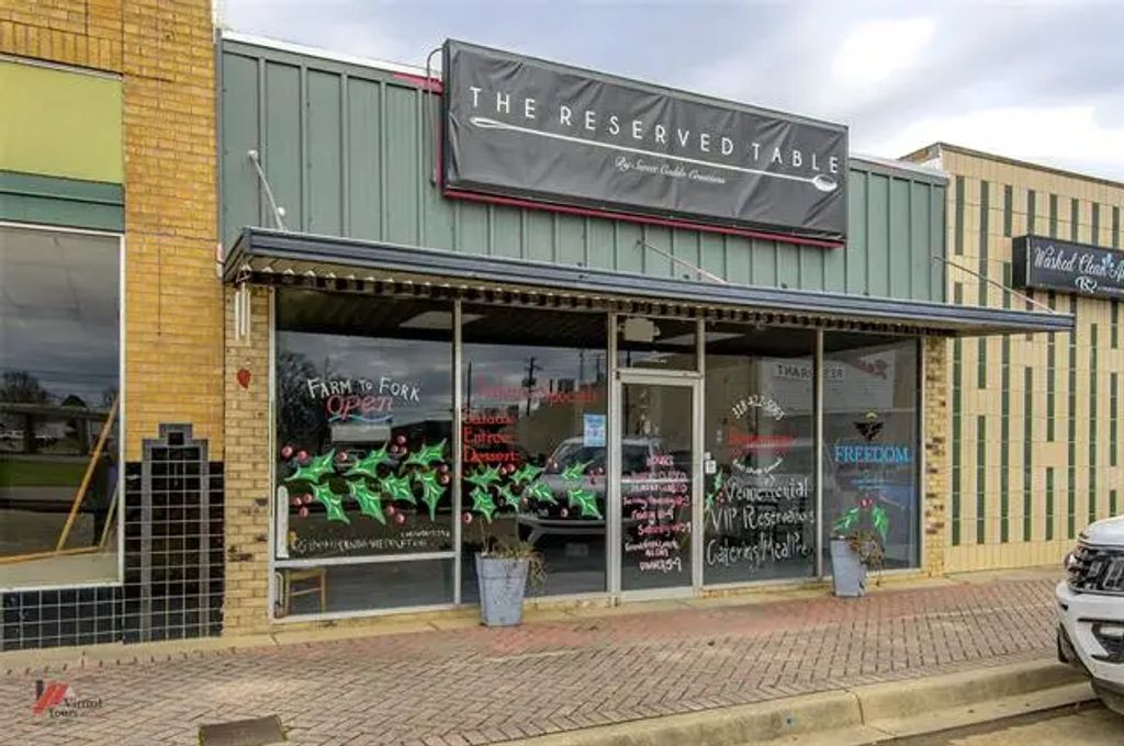 126 W Louisiana Avenue, Vivian